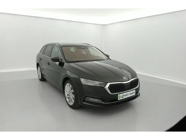SKODA Octavia Combi PHEV (2021) — foto 23 van 37