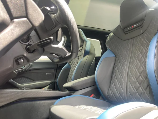 AUDI A5 Avant e-hybrid (PHEV) (2026) — foto 3 van 16