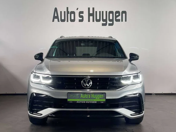 Volkswagen Tiguan (2021) — foto 12 van 21