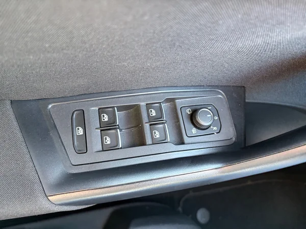 VOLKSWAGEN T-Roc (2020) — foto 6 van 21