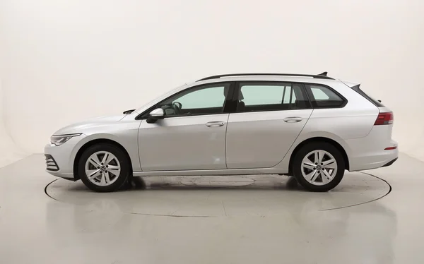 Volkswagen Golf VIII SW (2024) — foto 12 van 27