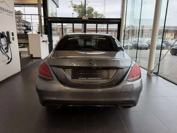 Mercedes-Benz C-Klasse (2020) — foto 21 van 24