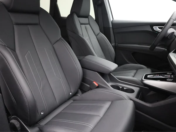 AUDI Q4 e-tron (2025) — foto 16 van 21