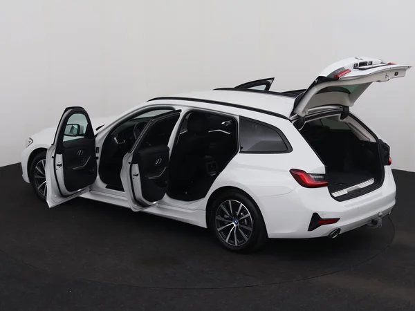 BMW 330 (2022) — foto 33 van 34