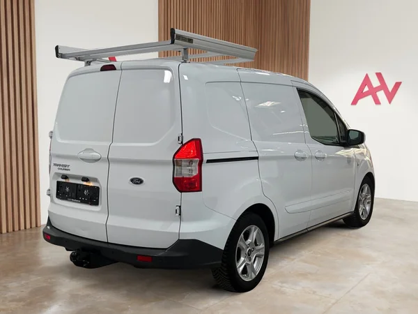 Ford Transit-Courier (2020) — foto 25 van 29