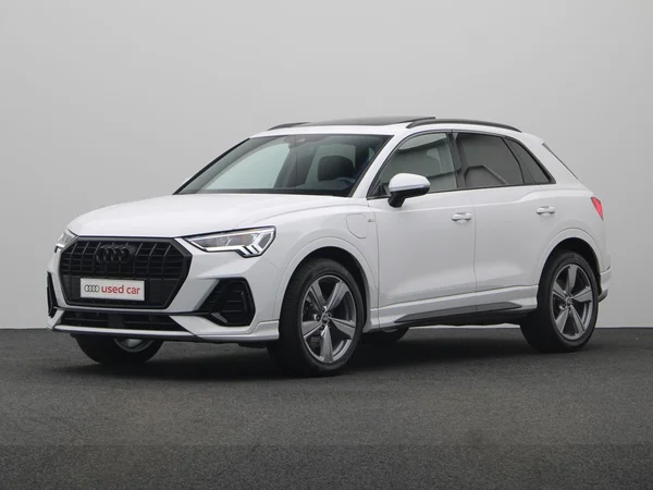 AUDI Q3 PHEV (2024) — foto 1 van 23