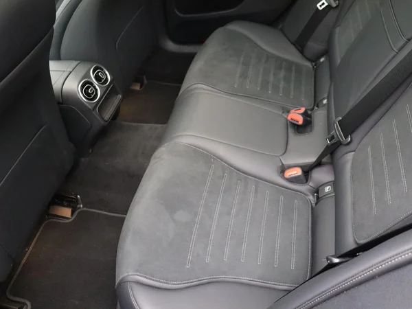 Mercedes-Benz C-Klasse (2025) — foto 10 van 26
