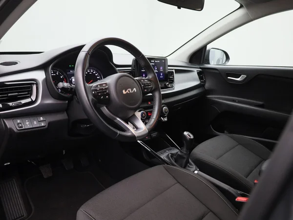 Kia Rio (2023) — foto 25 van 37