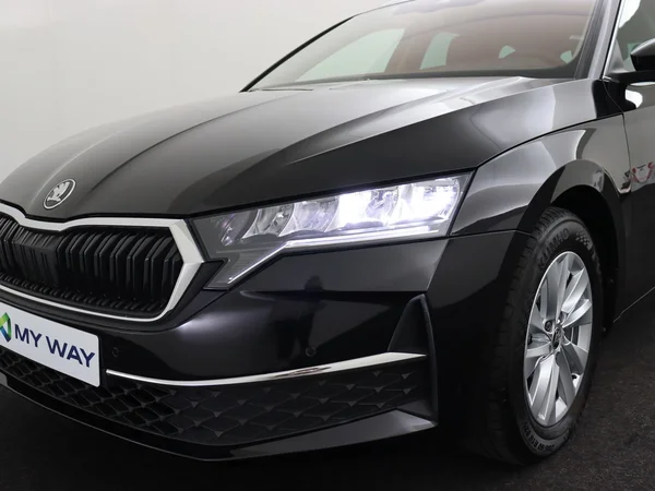 SKODA Octavia Combi (2024) — foto 9 van 19