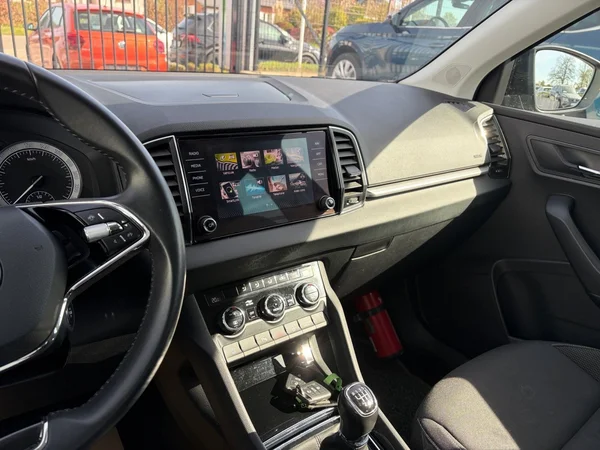 SKODA Karoq (2022) — foto 12 van 12