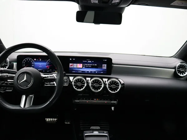 Mercedes-Benz CLA (2023) — foto 16 van 30