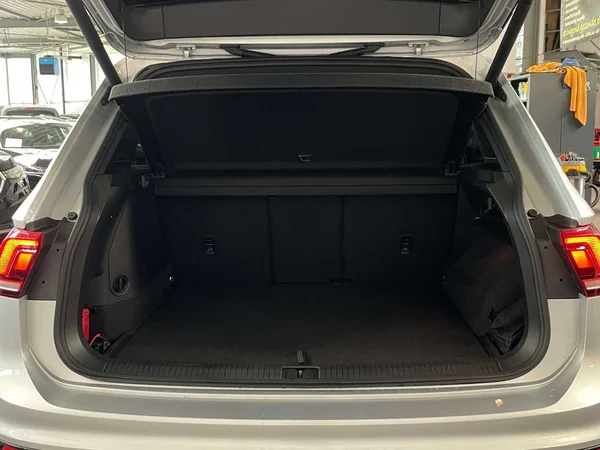 Volkswagen Tiguan (2021) — foto 18 van 21