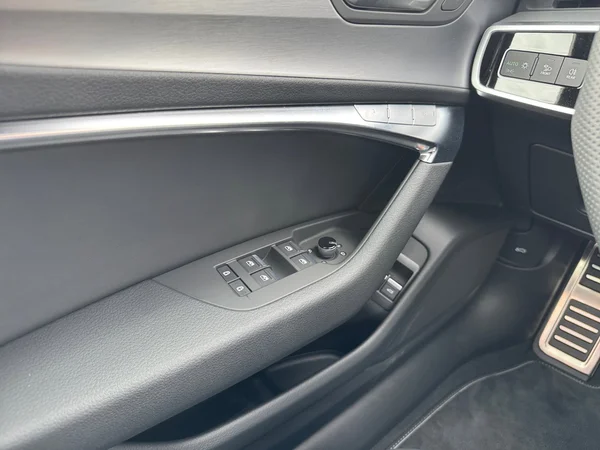 AUDI A6 Avant PHEV (2025) — foto 6 van 23