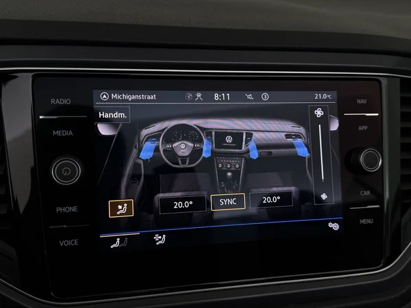 VOLKSWAGEN T-Roc Cabrio (2021) — foto 18 van 29