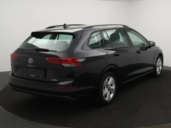 Volkswagen Golf (2022) — foto 12 van 25