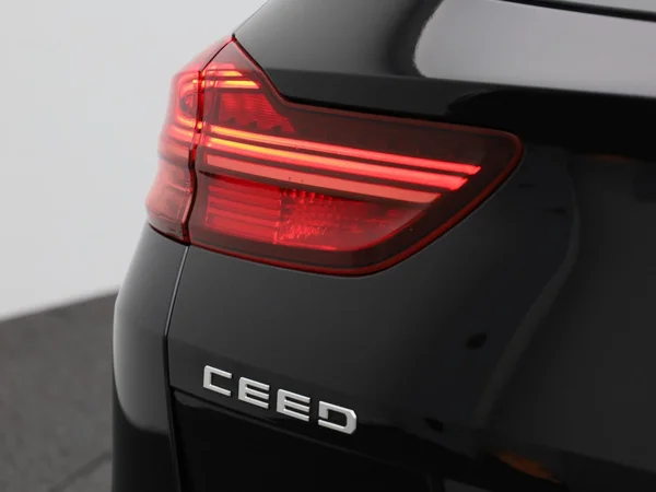 Kia cee'd (2023) — foto 36 van 41