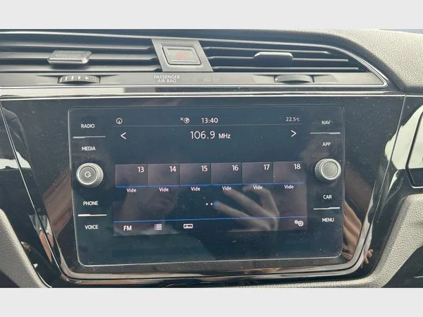 Volkswagen Touran (2020) — foto 6 van 31