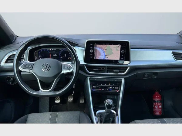 Volkswagen T-Roc Cabriolet (2023) — foto 5 van 36