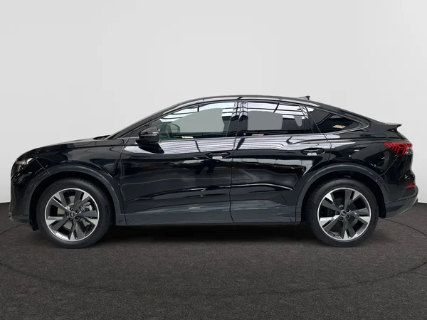 AUDI Q4 Sportback e-tron (2025) — foto 3 van 16