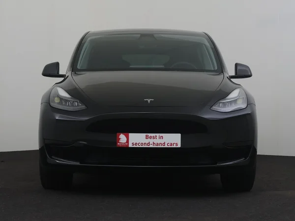 TESLA Model Y (2022) — foto 28 van 30