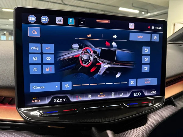 CUPRA Tavascan (2025) — foto 8 van 18