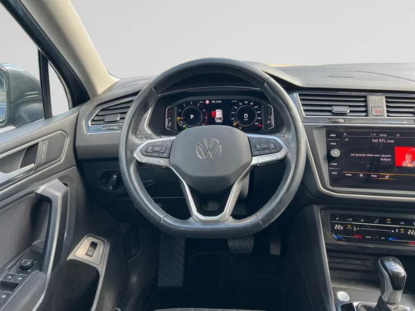 VOLKSWAGEN Tiguan Allspace (2023) — foto 16 van 18