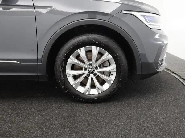 Volkswagen Tiguan (2021) — foto 5 van 29