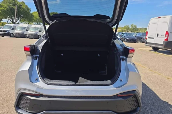 Toyota C-HR Hybrid (HEV) (2026) — foto 3 van 26
