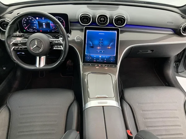 MERCEDES-BENZ C Break (2022) — foto 15 van 36