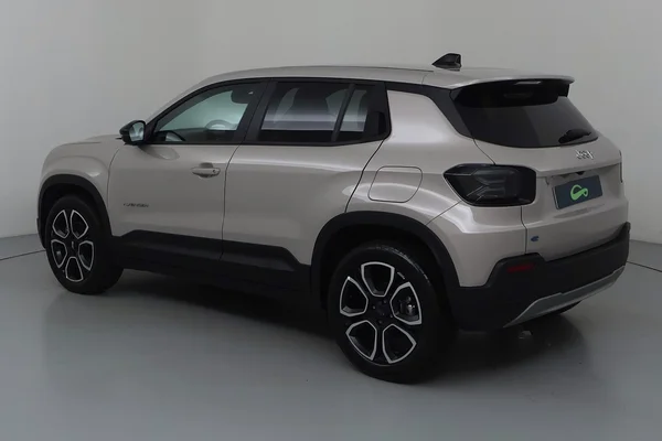 Jeep E-Avenger (2025) — foto 20 van 26