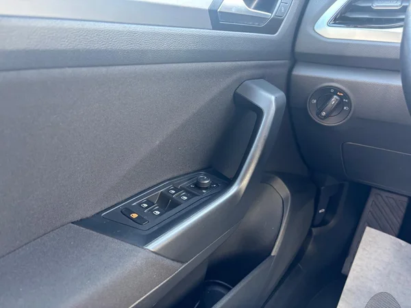 VOLKSWAGEN T-Roc (2023) — foto 7 van 19
