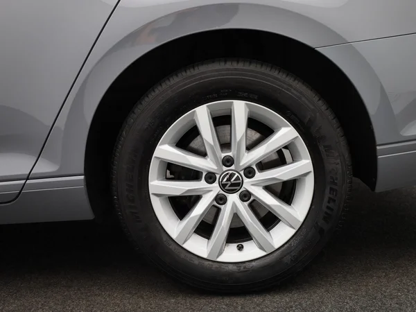 Volkswagen Passat (2024) — foto 5 van 42