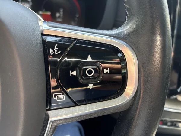 Volvo XC60 (2020) — foto 14 van 24