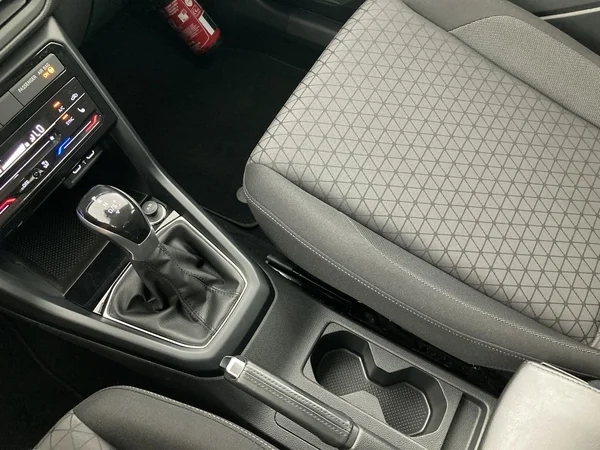VOLKSWAGEN T-Cross (2024) — foto 17 van 36