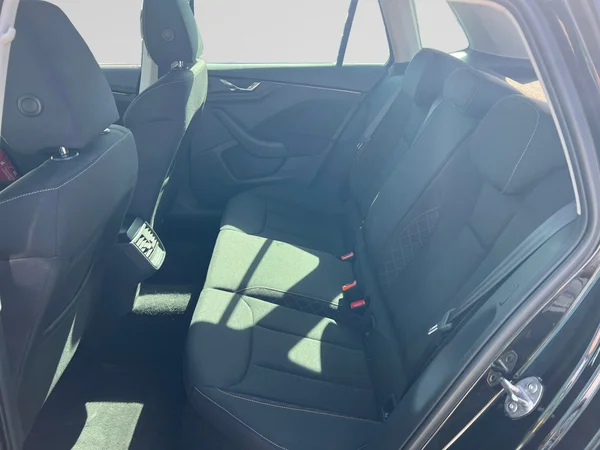 SKODA Kamiq (2023) — foto 5 van 18