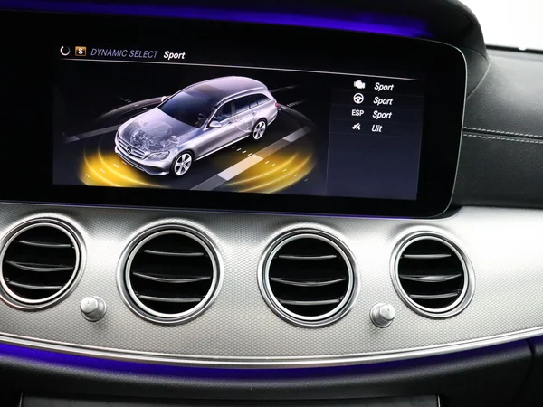 Mercedes-Benz E-Klasse (2020) — foto 14 van 32