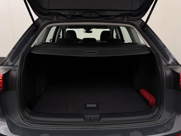 VOLKSWAGEN Golf Variant (2024) — foto 8 van 28