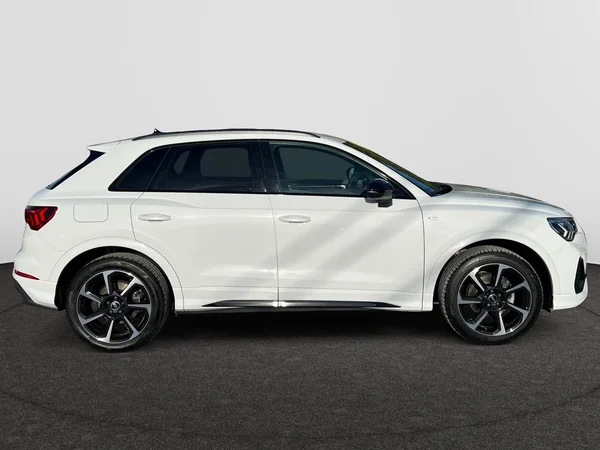 AUDI Q3 (2024) — foto 8 van 17