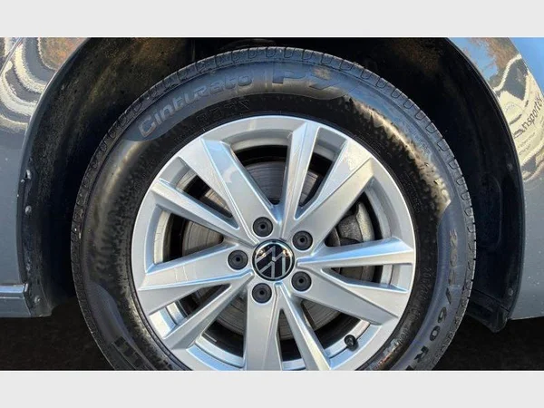 Volkswagen Touran (2023) — foto 20 van 21