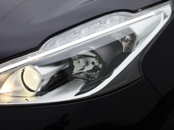 Peugeot 208 (2019) — foto 5 van 36