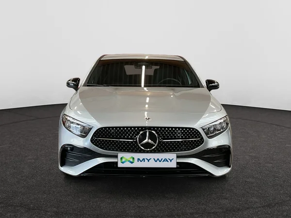 MERCEDES-BENZ A 200 (2024) — foto 14 van 22