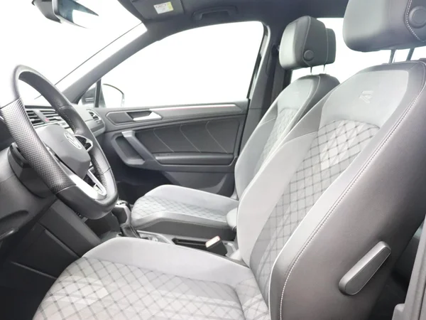 VOLKSWAGEN Tiguan (2021) — foto 20 van 21
