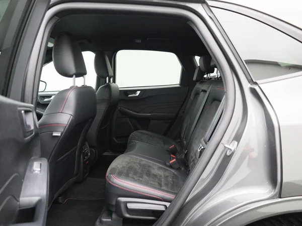 Ford Kuga (2023) — foto 2 van 45