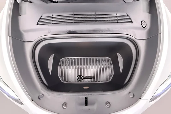 Tesla Model Y (2023) — foto 4 van 33