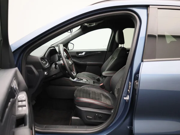Ford Kuga (2022) — foto 49 van 49