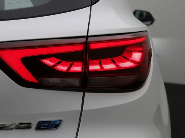 MG ZS EV (2022) — foto 38 van 47