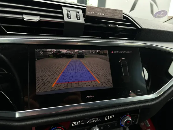 Audi Q3 (2022) — foto 6 van 28