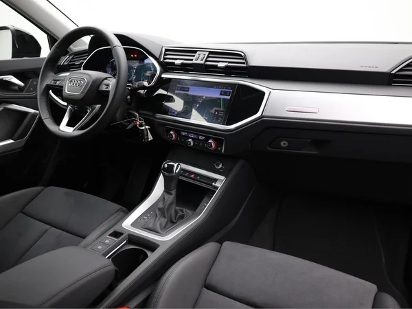 AUDI Q3 Sportback (2025) — foto 16 van 22