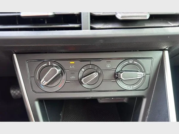 Volkswagen Polo (2024) — foto 19 van 28