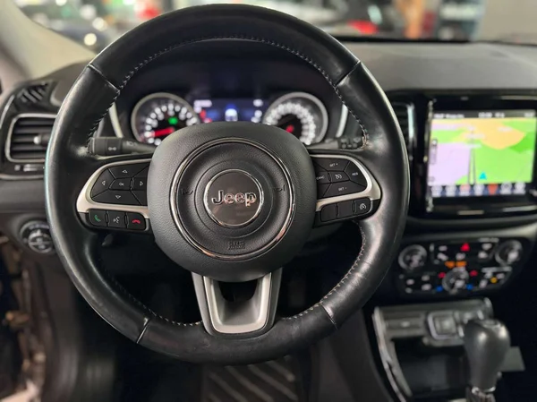Jeep Compass (2021) — foto 9 van 17